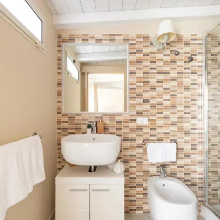 5' From The Sea, Modern With Terrace, Bbq And Sea View Quartu SantʼElena